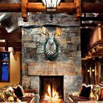 mountain-chalet-with-a-central-fireplace.jpg_(Imag2221